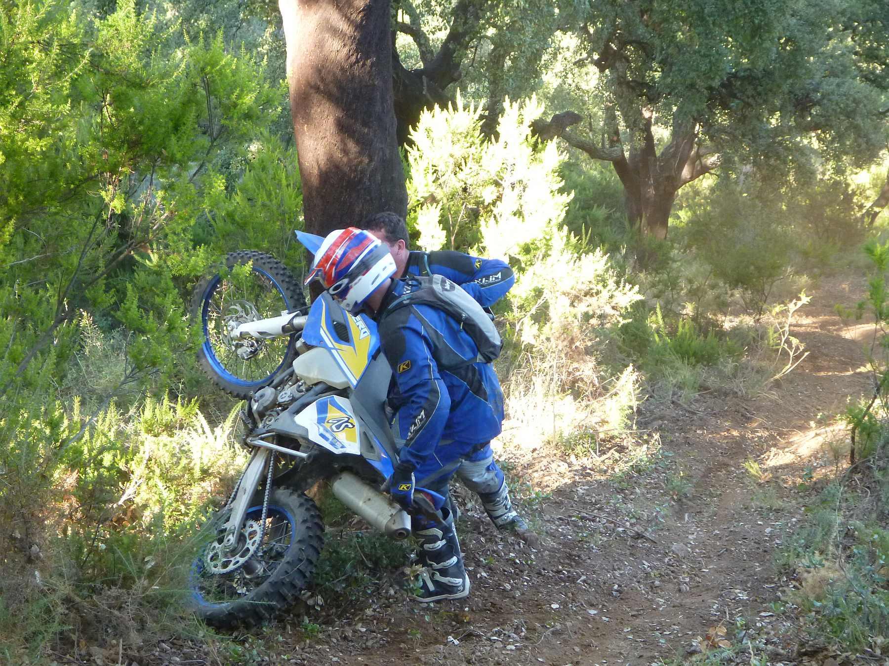 http://www.motorrad-bilder.at/slideshows/291/010231/adventure_rider_centre_2013_105.jpg