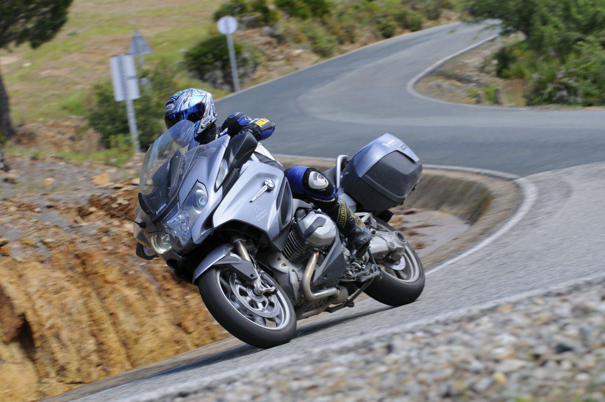 http://www.motorrad-bilder.at/slideshows/291/010963/michelin_pilot_road_4_test_29.jpg