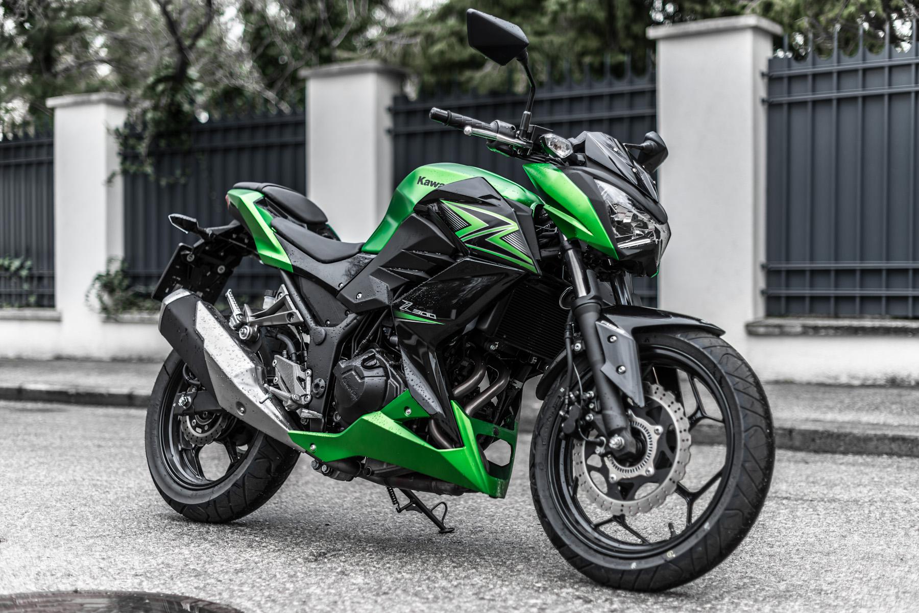 Kawasaki Z300 2015 -Action, Stills & Details Motorrad Fotos & Motorrad ...