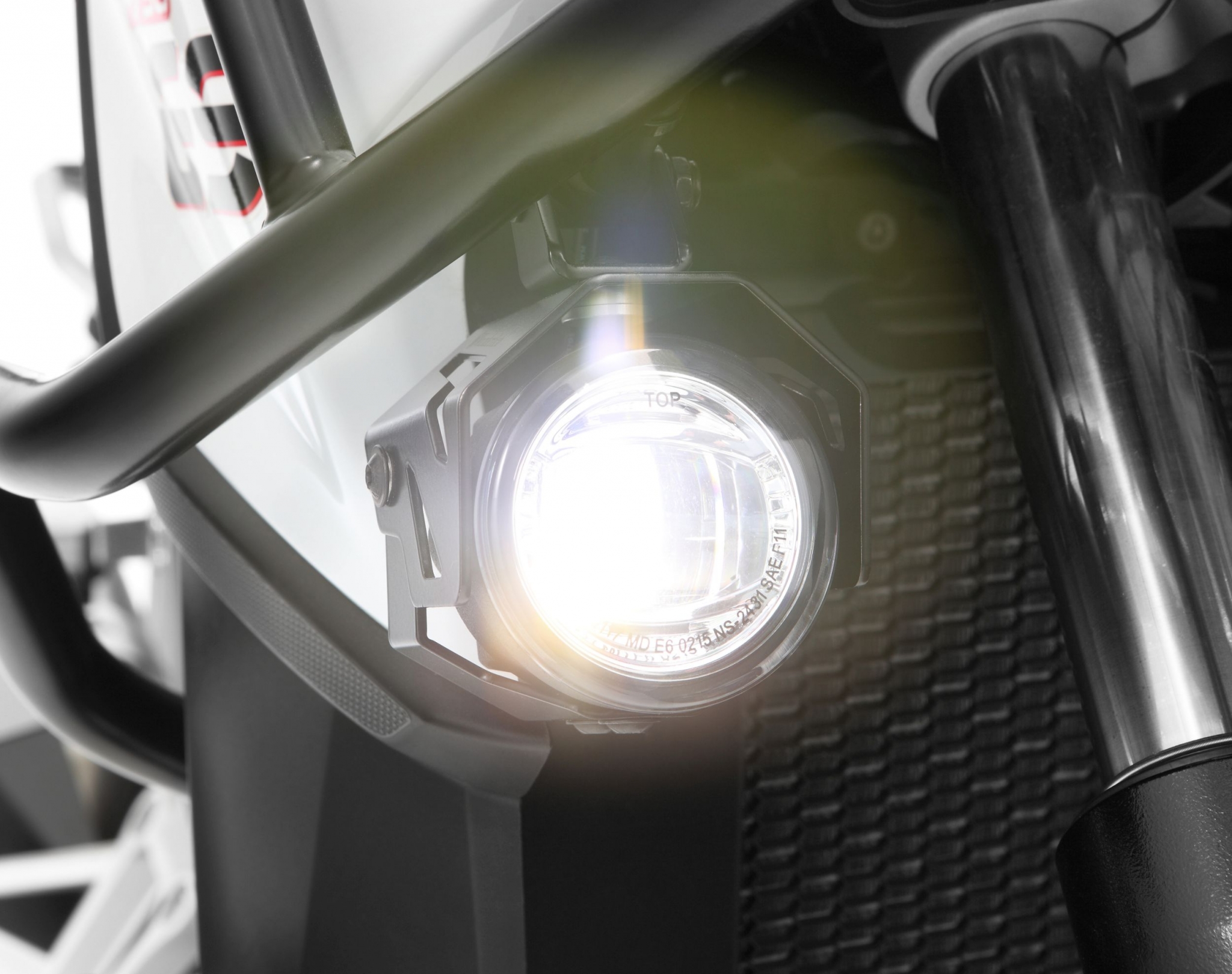 LED Zusatzscheinwerfer inkl. Halteset für Nebelscheinwerfer (Paar) mit  Gehäuse für kompatibel mit BMW F 750 GS