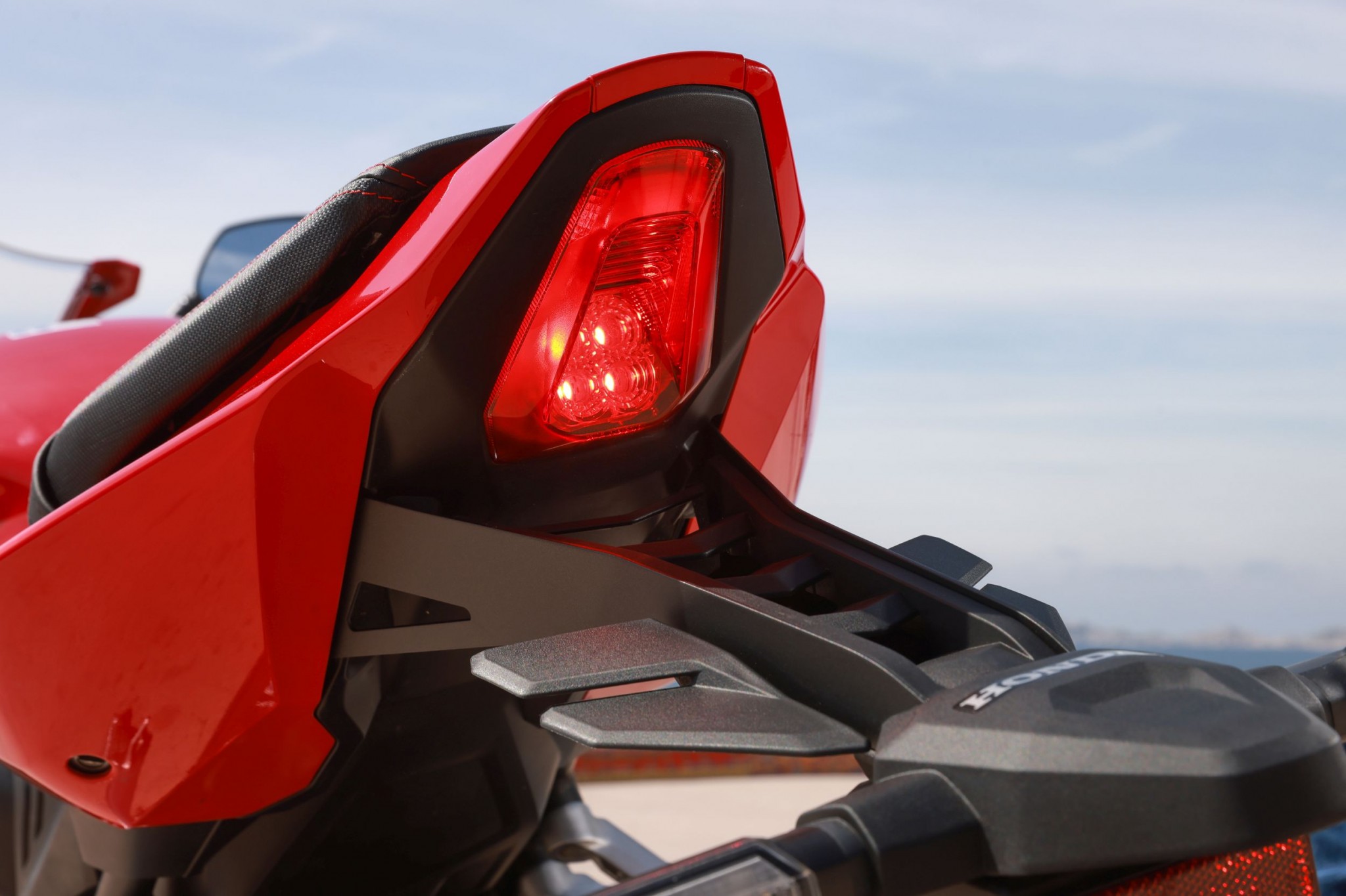 Honda CBR650R E-sklopka Test 2024 - Slika 8