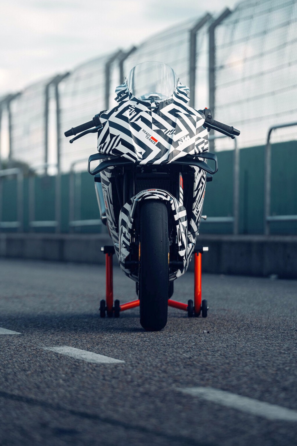 KTM 990 RC R - nihayet yol için safkan spor motosiklet! - Resim 5