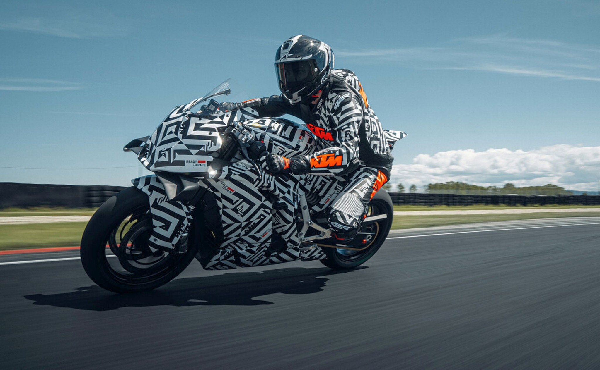 KTM 990 RC R - konečně čistokrevný sportovní motocykl na silnici! - Obrázek 19
