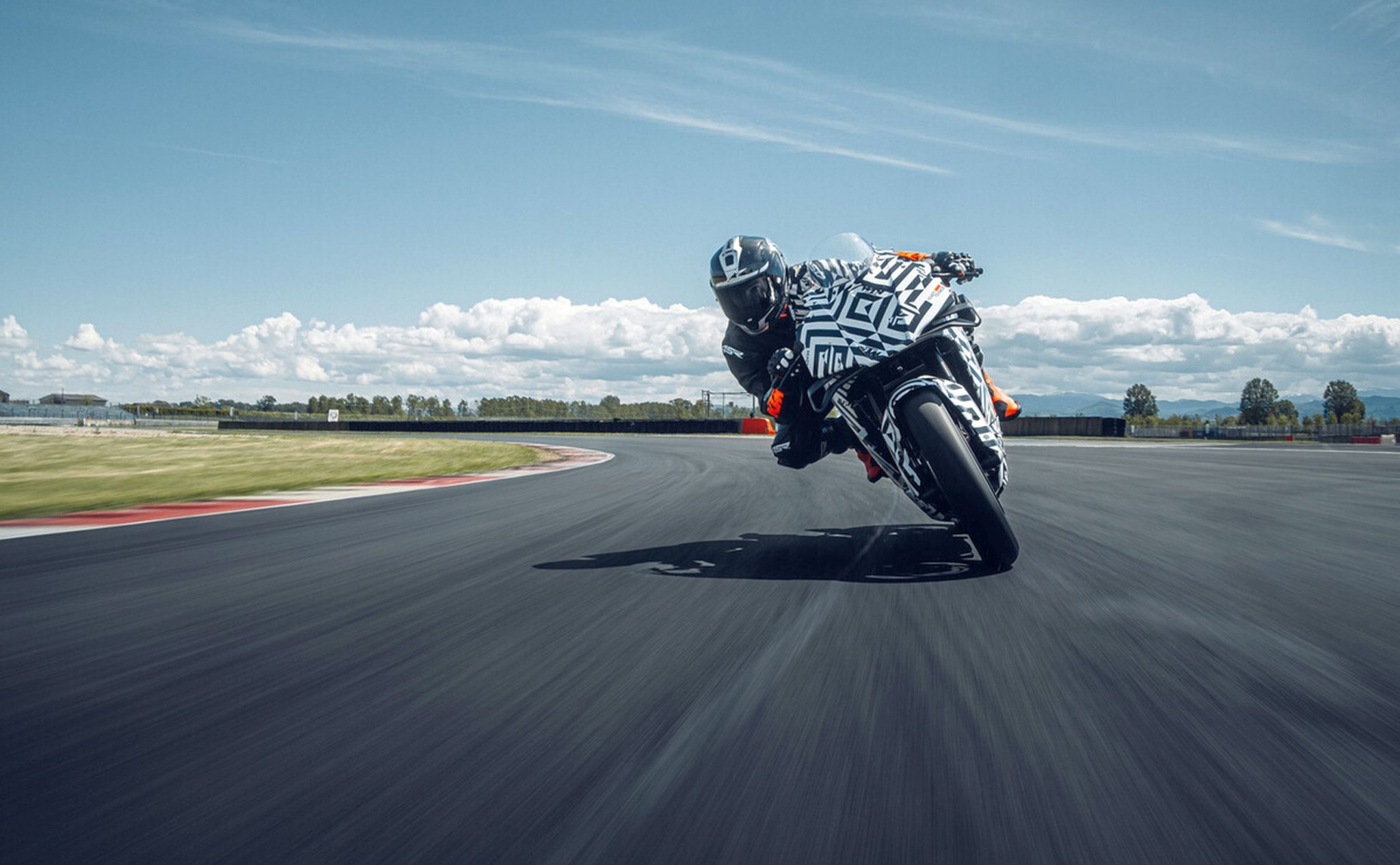 KTM 990 RC R - nihayet yol için safkan spor motosiklet! - Resim 8