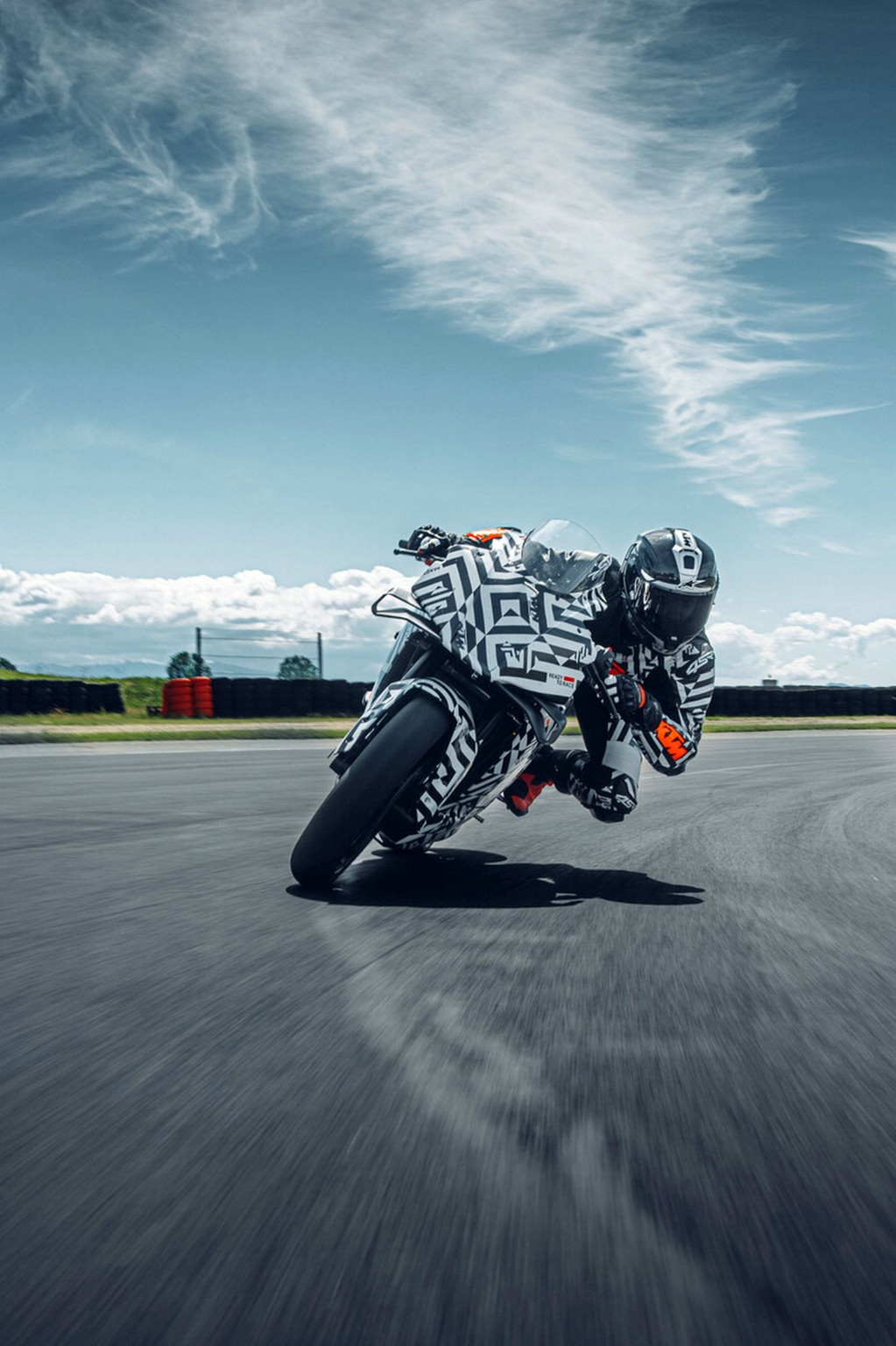 KTM 990 RC R - finalmente a moto desportiva puro-sangue para a estrada! - Imagem 12
