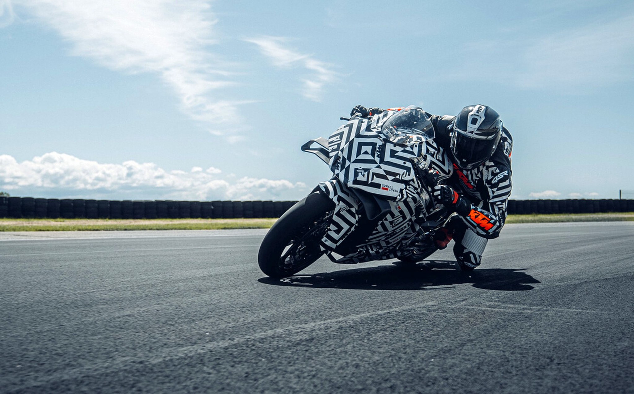 KTM 990 RC R - konačno pravi sportski motocikl za ulicu! - Слика 25