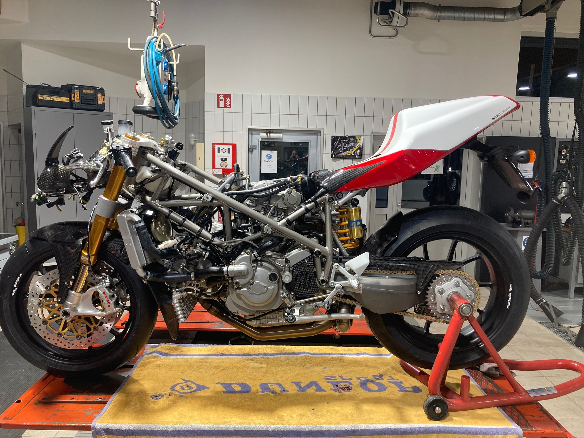  - Aufbau Ducati 996S 23