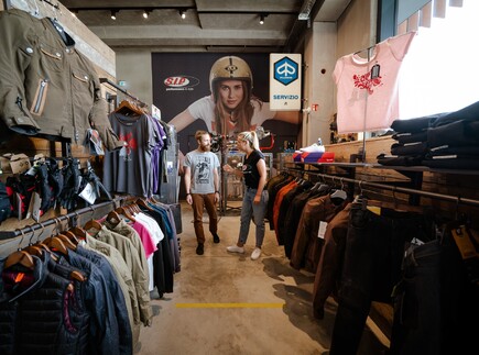 SIP Scootershop Flagship Store
