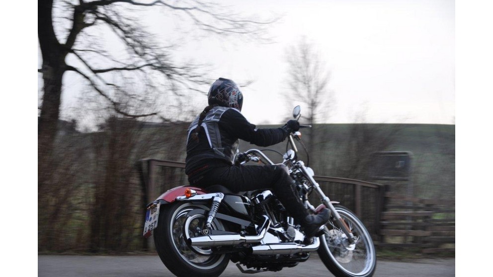 Harley-Davidson Sportster XL 1200 V Seventy-Two - Resim 16