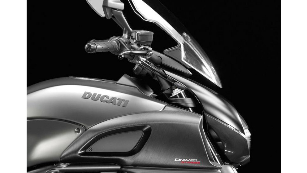 Ducati Diavel Strada - Resim 16