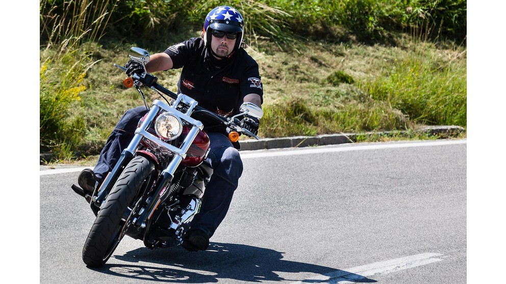 Harley-Davidson CVO Breakout FXSBSE - Resim 17