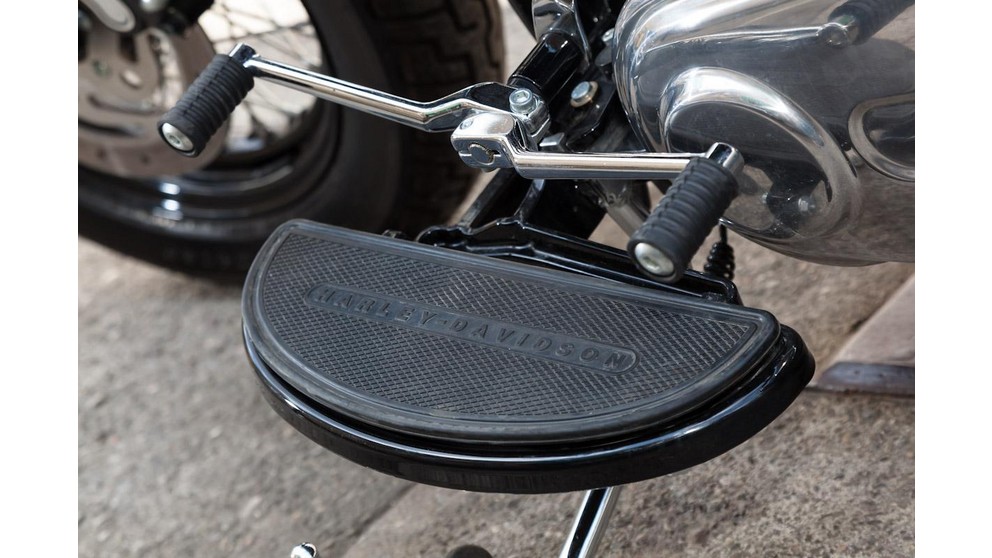 Harley-Davidson Softail Slim FLS - Obrázek 15