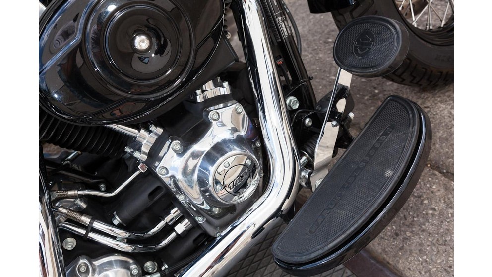 Harley-Davidson Softail Slim FLS - Bild 19