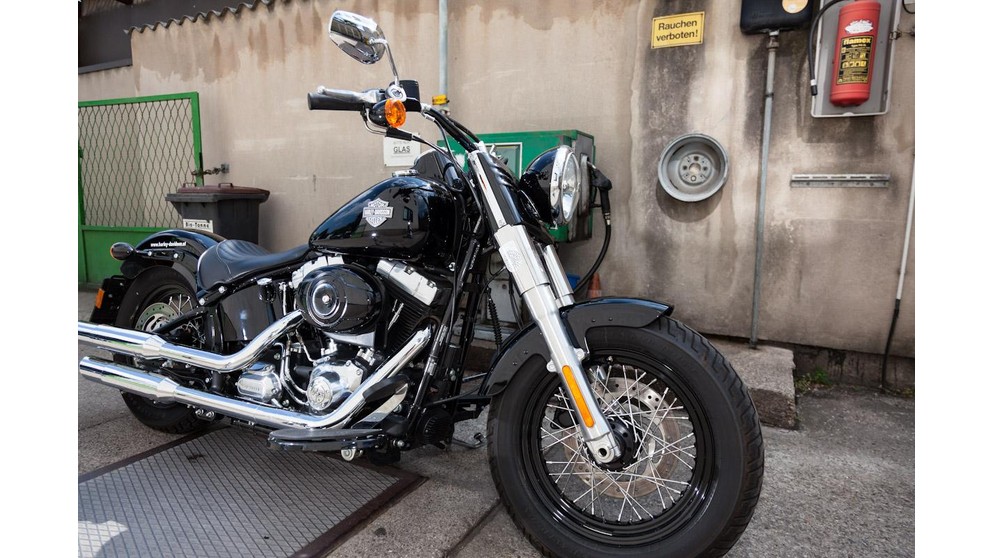 Harley-Davidson Softail Slim FLS - Obrázek 23