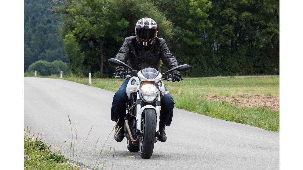 Ducati Monster 696 - Bild 16