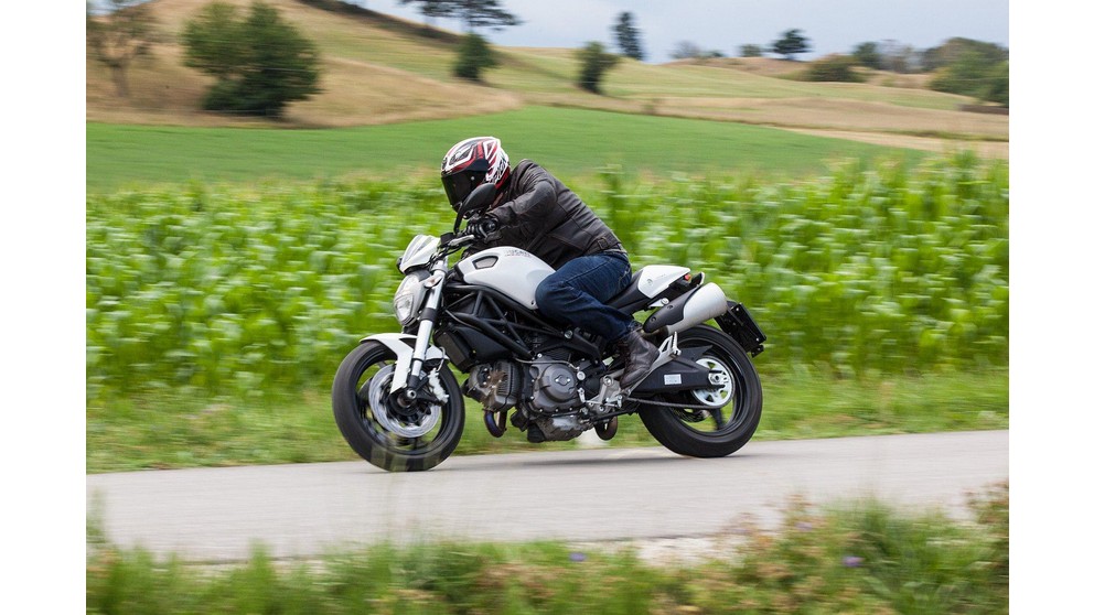 Ducati Monster 696 - Resim 19