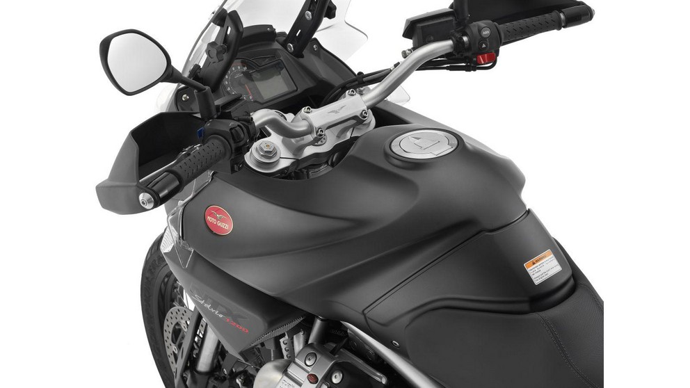 Moto Guzzi Stelvio 1200 8V - Image 5