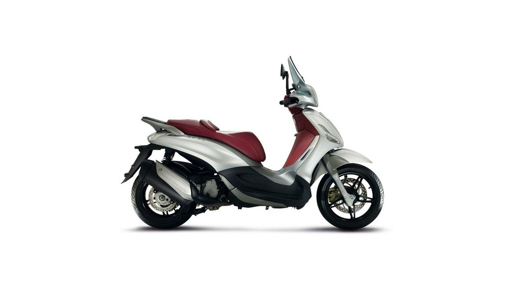 Piaggio Beverly 350ie Sport Touring - Image 21