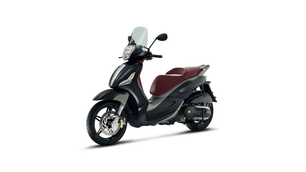 Piaggio Beverly 350ie Sport Touring - Image 23