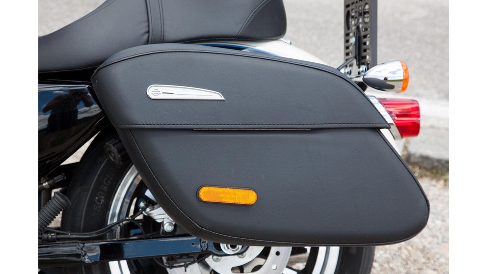 Harley-Davidson Sportster XL 1200T SuperLow - Obrázek 14
