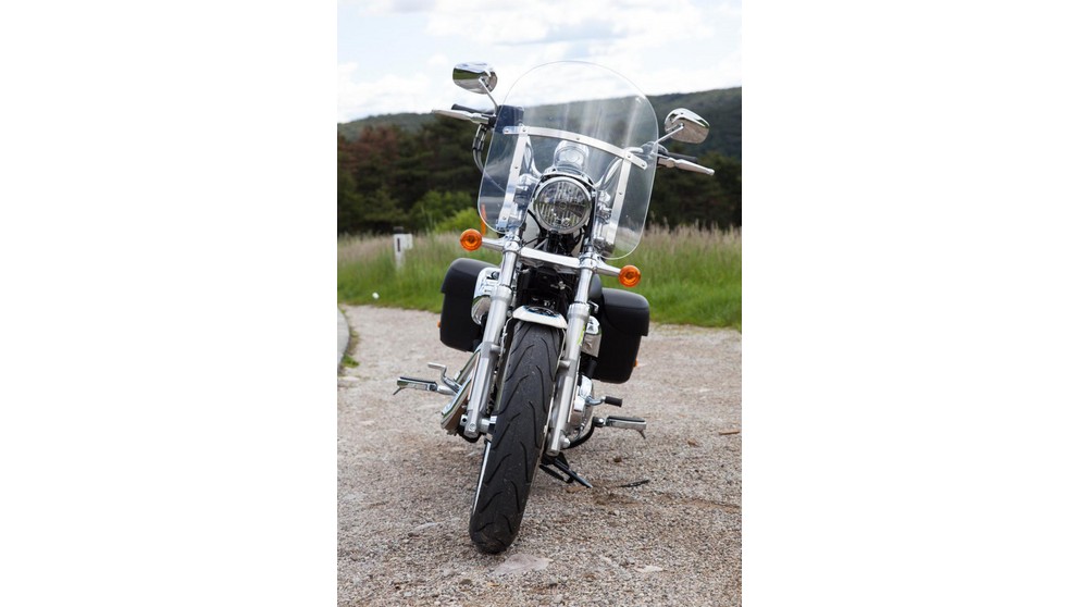Harley-Davidson Sportster XL 1200T SuperLow - Obrázek 19