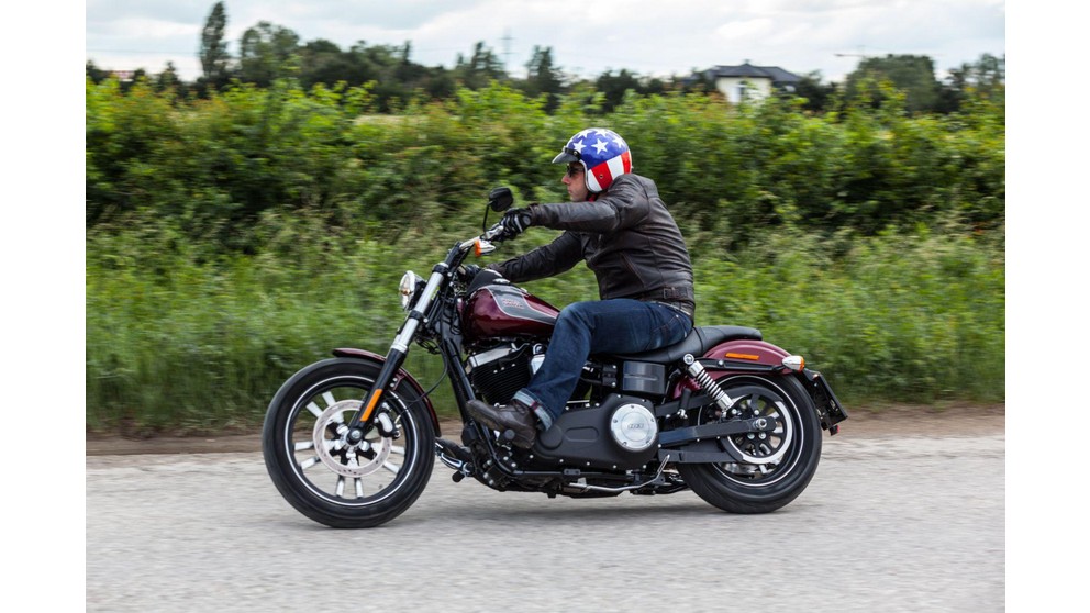 Harley-Davidson Dyna Street Bob Special - Image 22