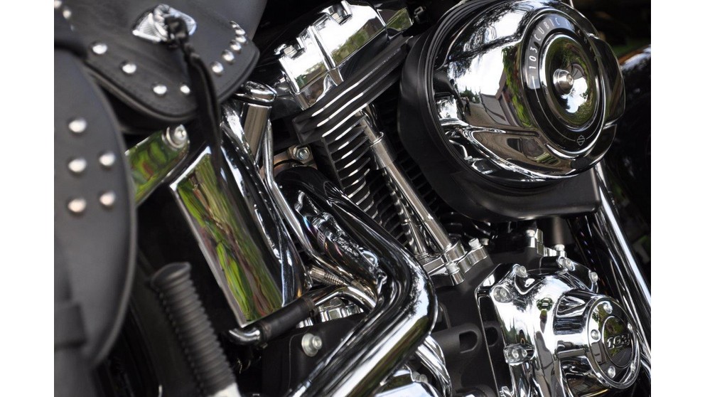 Harley-Davidson Softail Heritage Classic FLSTC - Image 14