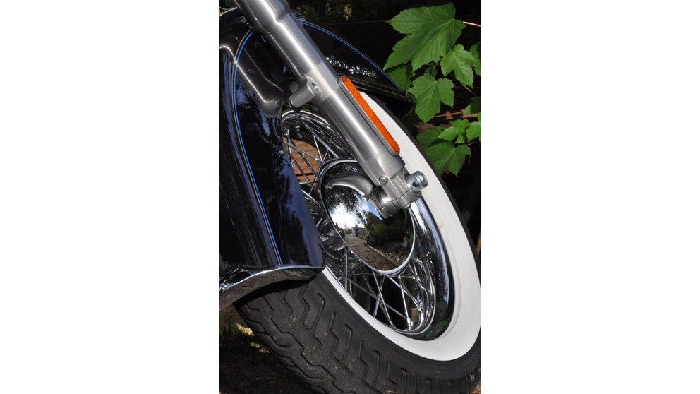 Harley-Davidson Softail Heritage Classic FLSTC - Resim 17