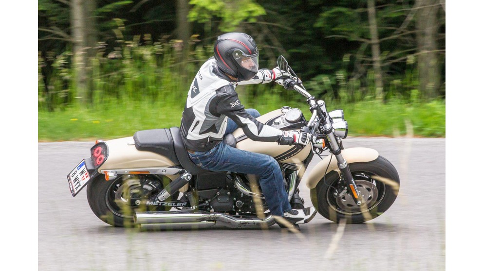 Harley-Davidson Dyna Fat Bob FXDF - Imagem 17
