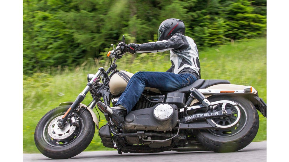 Harley-Davidson Dyna Fat Bob FXDF - Imagem 16
