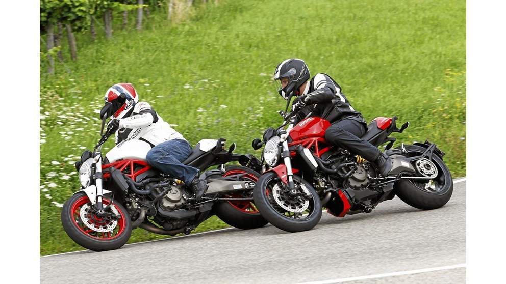 Ducati Monster 1200 - Kép 15