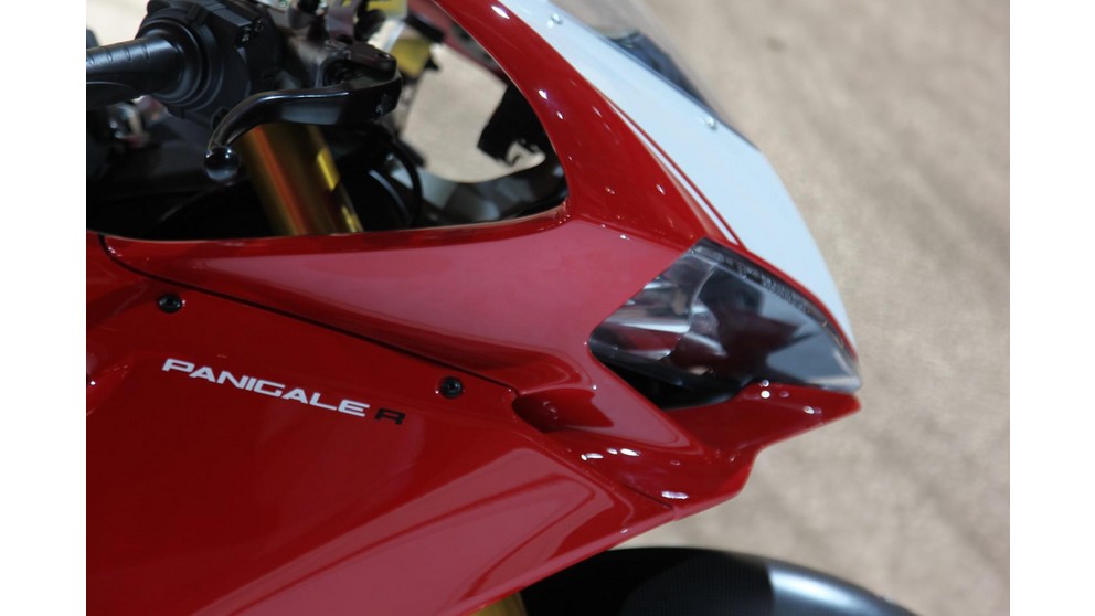 Ducati 1199 Panigale R - Imagem 15