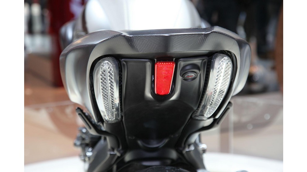 Ducati Diavel Titanium - Imagem 24