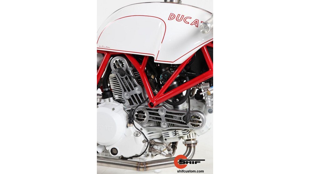Ducati GT 1000 - Obrázok 16