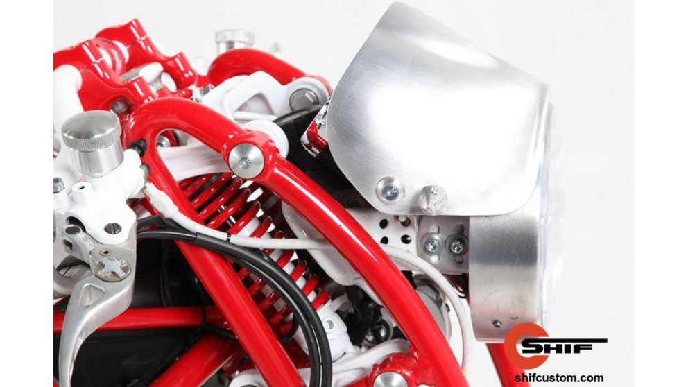 Ducati GT 1000 - Obrázok 17