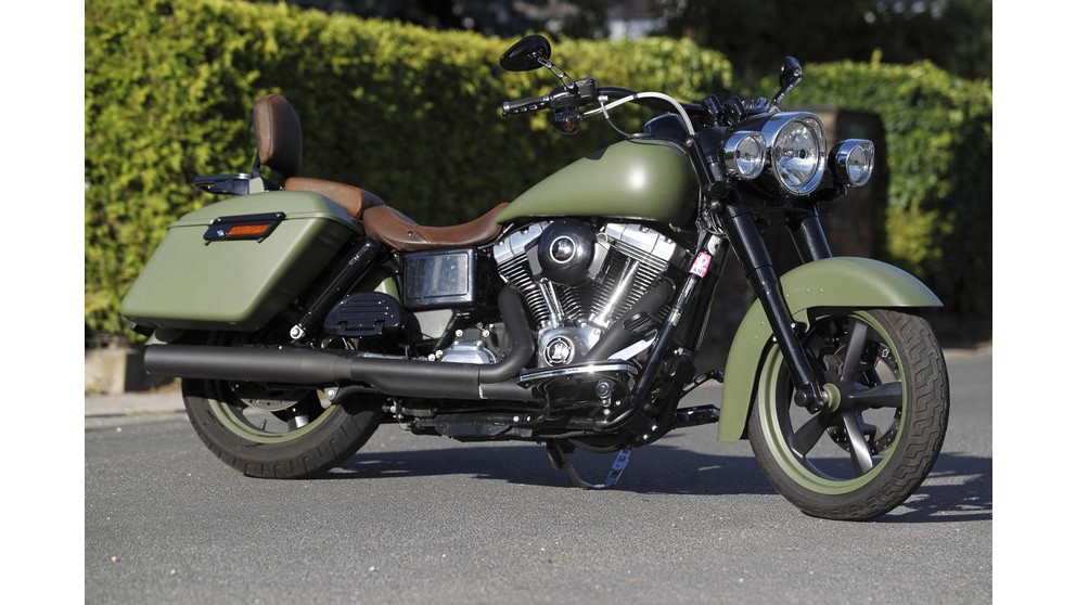 Harley-Davidson Dyna Switchback  FLD - Obrázek 10