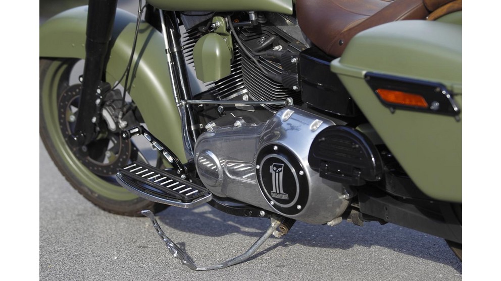 Harley-Davidson Dyna Switchback  FLD - Resim 12