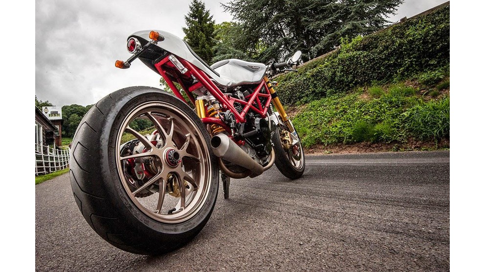 Ducati Monster 1100 - Kép 20