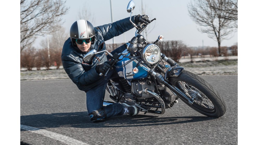 Moto Guzzi V7 II Special - Bild 24