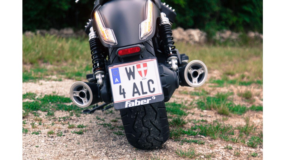 Moto Guzzi California 1400 Audace - Слика 18