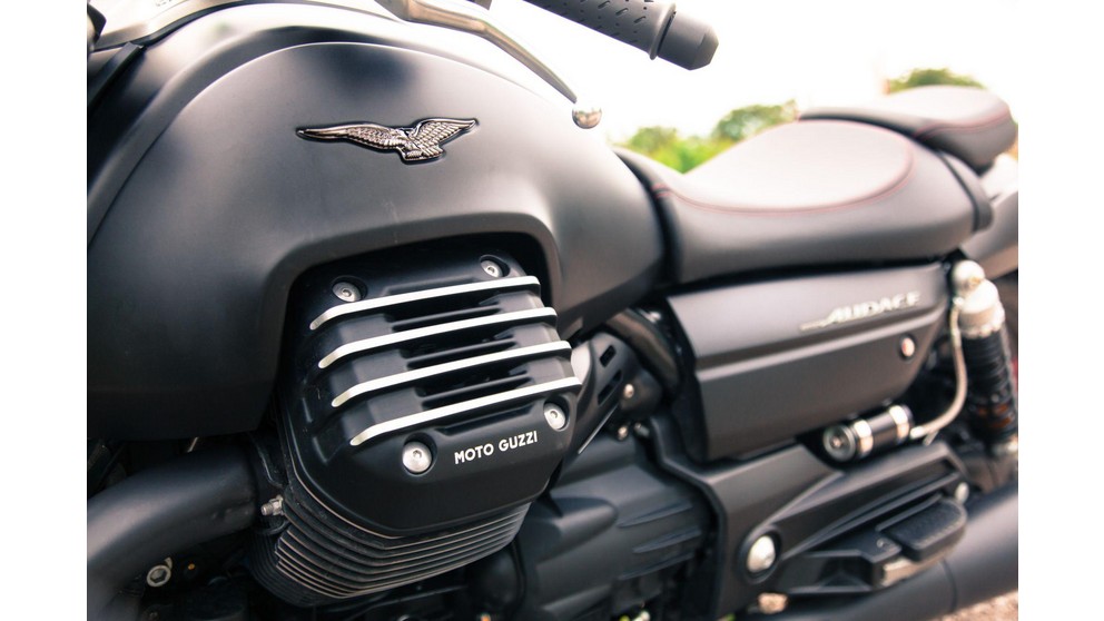Moto Guzzi California 1400 Audace - Slika 14