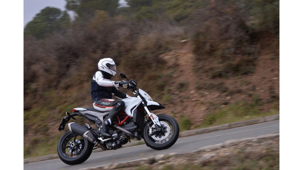 Ducati Hypermotard 939 SP - Bild 22