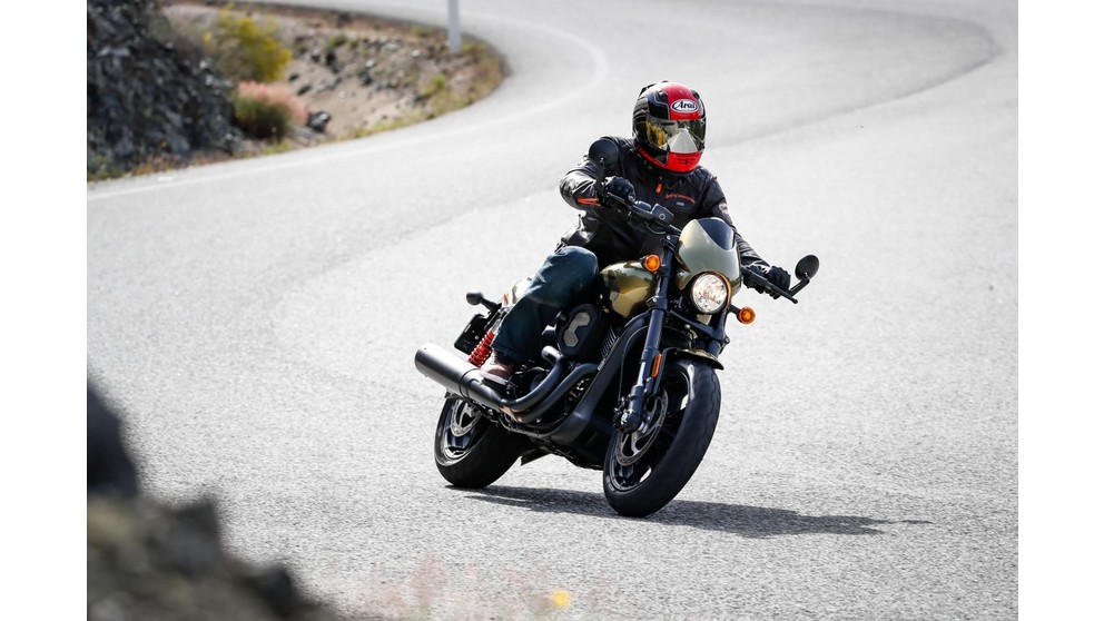 Harley-Davidson Street Rod - Obrázek 22