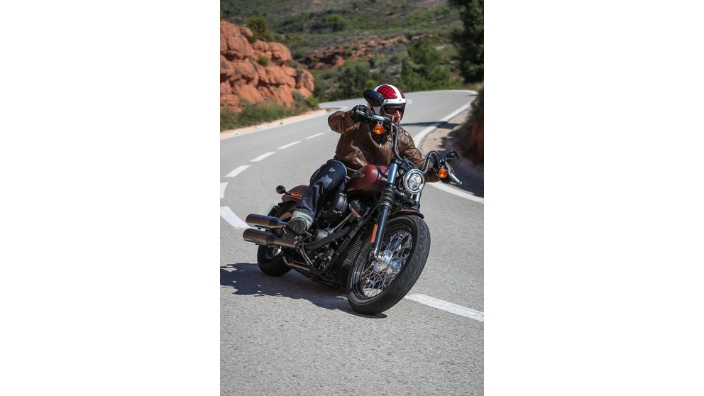 Harley-Davidson Softail Breakout 114 FXBRS - Obrázek 16
