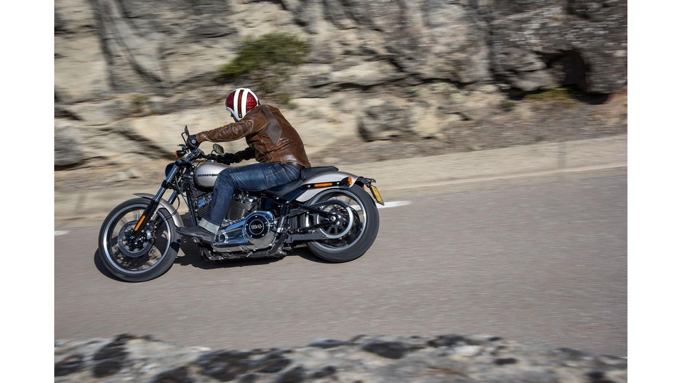 Harley-Davidson Softail Breakout 114 FXBRS - Obrázek 10