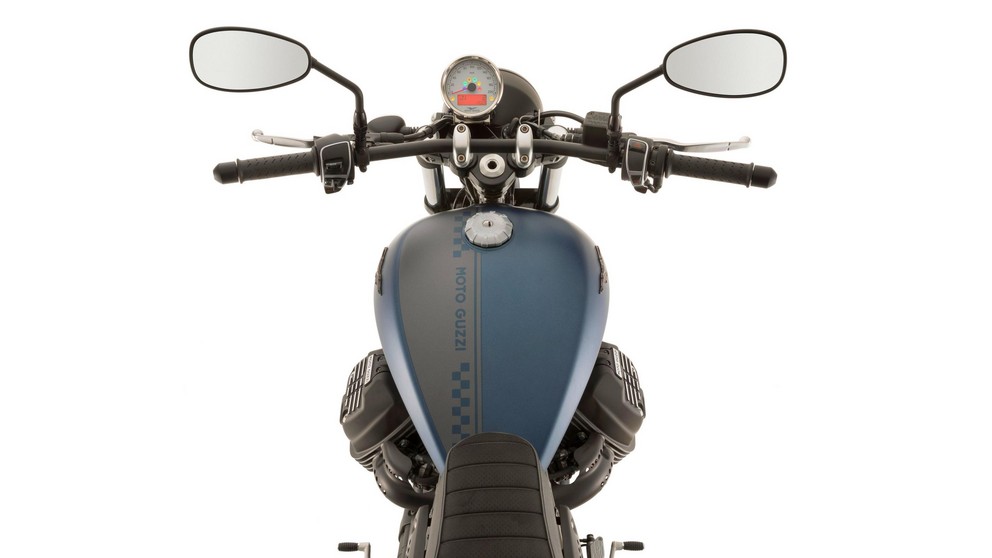Moto Guzzi V9 Roamer - Image 17