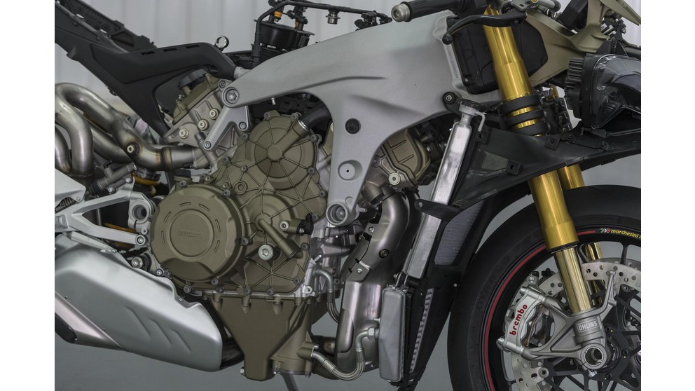 Ducati Panigale V4 Speciale - Image 16