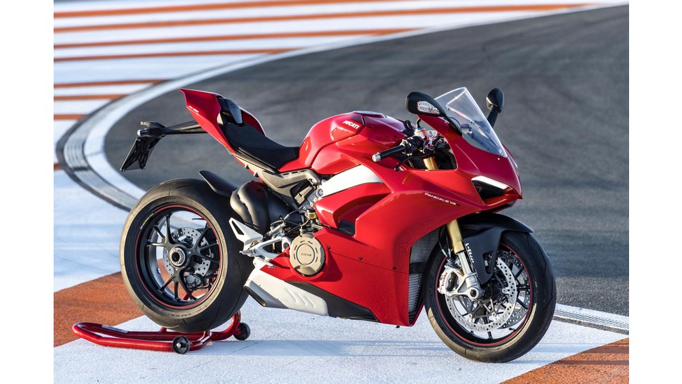 Ducati Panigale V4 Speciale - Слика 18
