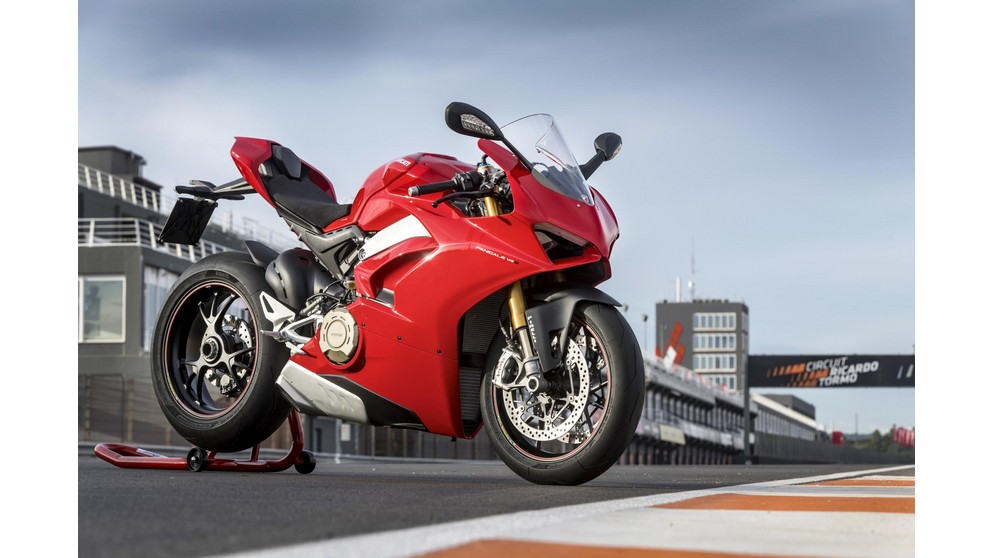 Ducati Panigale V4 Speciale - Image 24