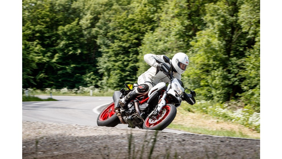 Ducati Hypermotard 939 - Resim 15